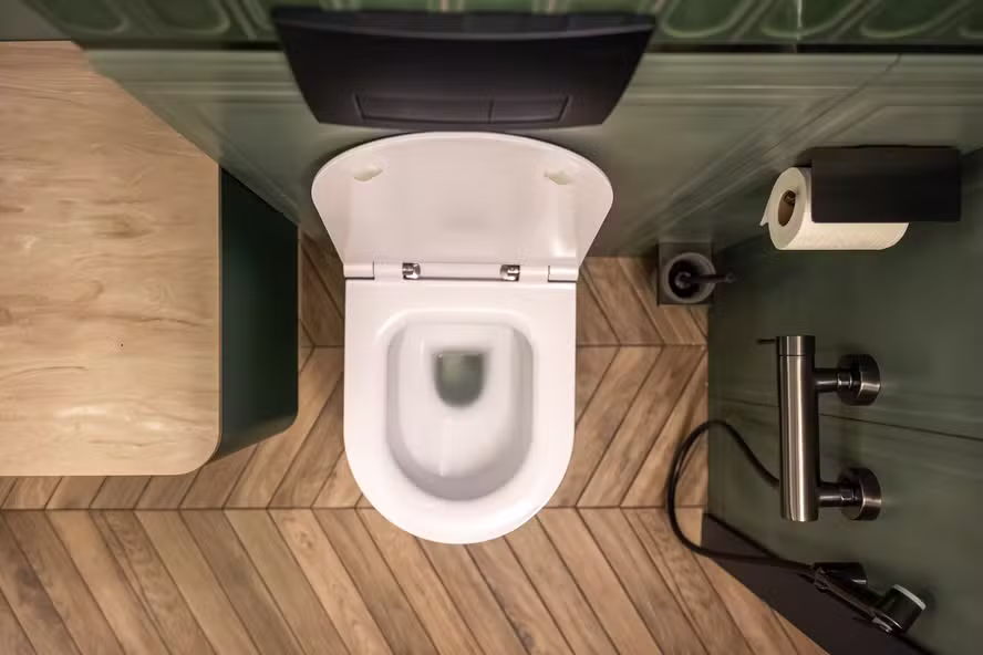 Acordar várias vezes para urinar: saiba quando isso é normal e quando você precisa de atendimento médico urgente