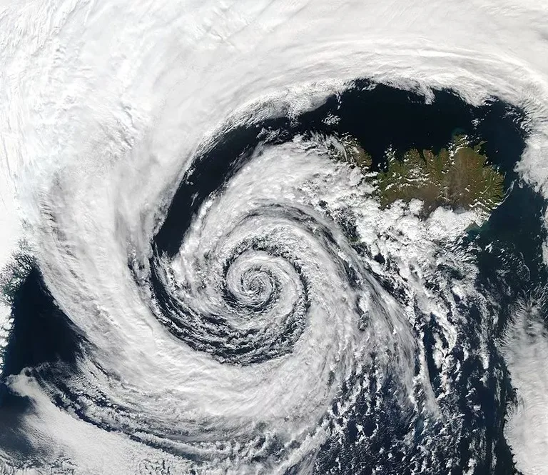 CLIMA: Ciclone extratropical provoca ventos fortes, baixa umidade e risco de tempestades em Minas; Poços de Caldas está em alerta