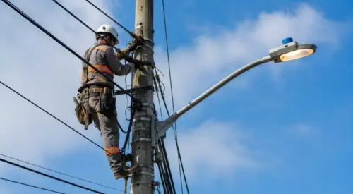 Confira desligamentos de energia em vários bairros nesta terça-feira